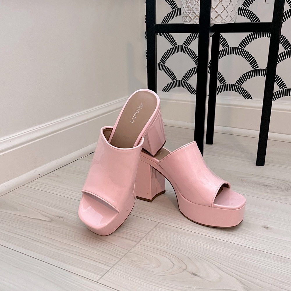 Funky blush pink slides, sz 8 from Abound. Purchased from Nordstrom Rack